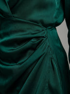 Sophisticated Satin Shirt Dress - Elegant Fitted Mini Dress with Long Sleeves & Collar Perfect for Evening Events